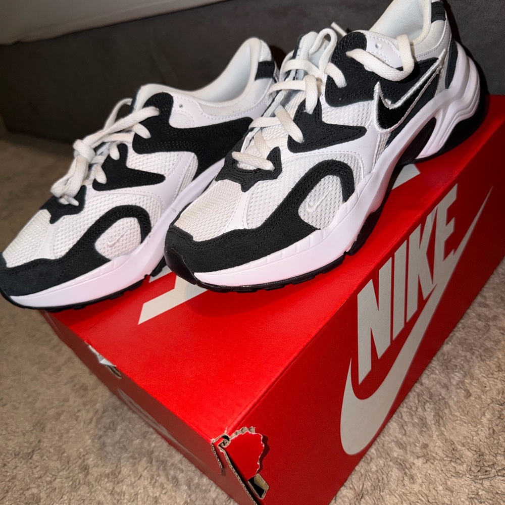 Nike Black and White Athletic Sneakers(Women’s )